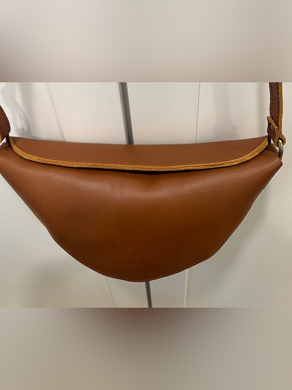 PORTLAND LEATHER GOODS MEDIUM KOALA SLING BAG, HONEY, *LIKE NEW* - Picture 8 of 15